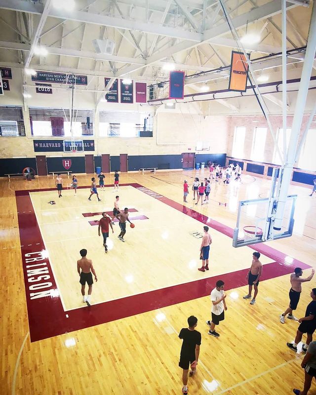 Basketball at the Harvard Crimson court