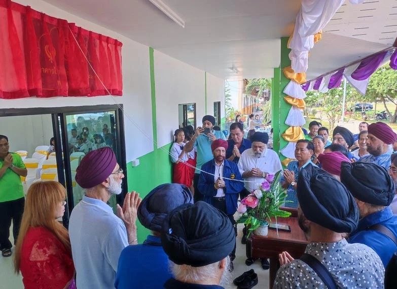 Ribbon ceremony at Ban Hat Kuan School